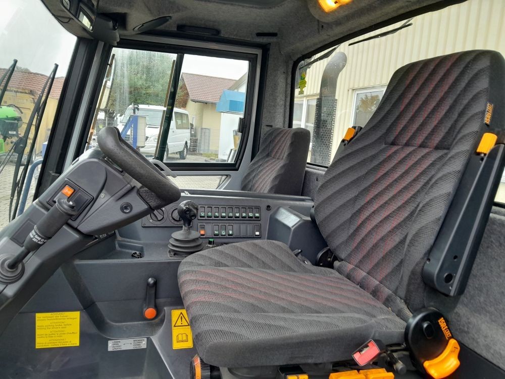 Pistenbully PB 100