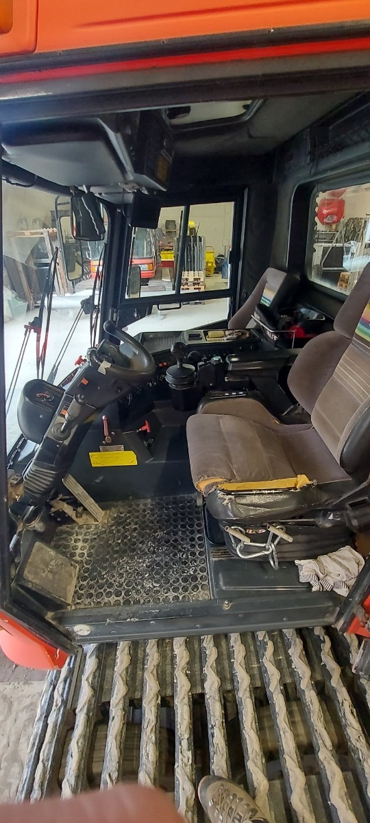 Kässbohrer 260 DW