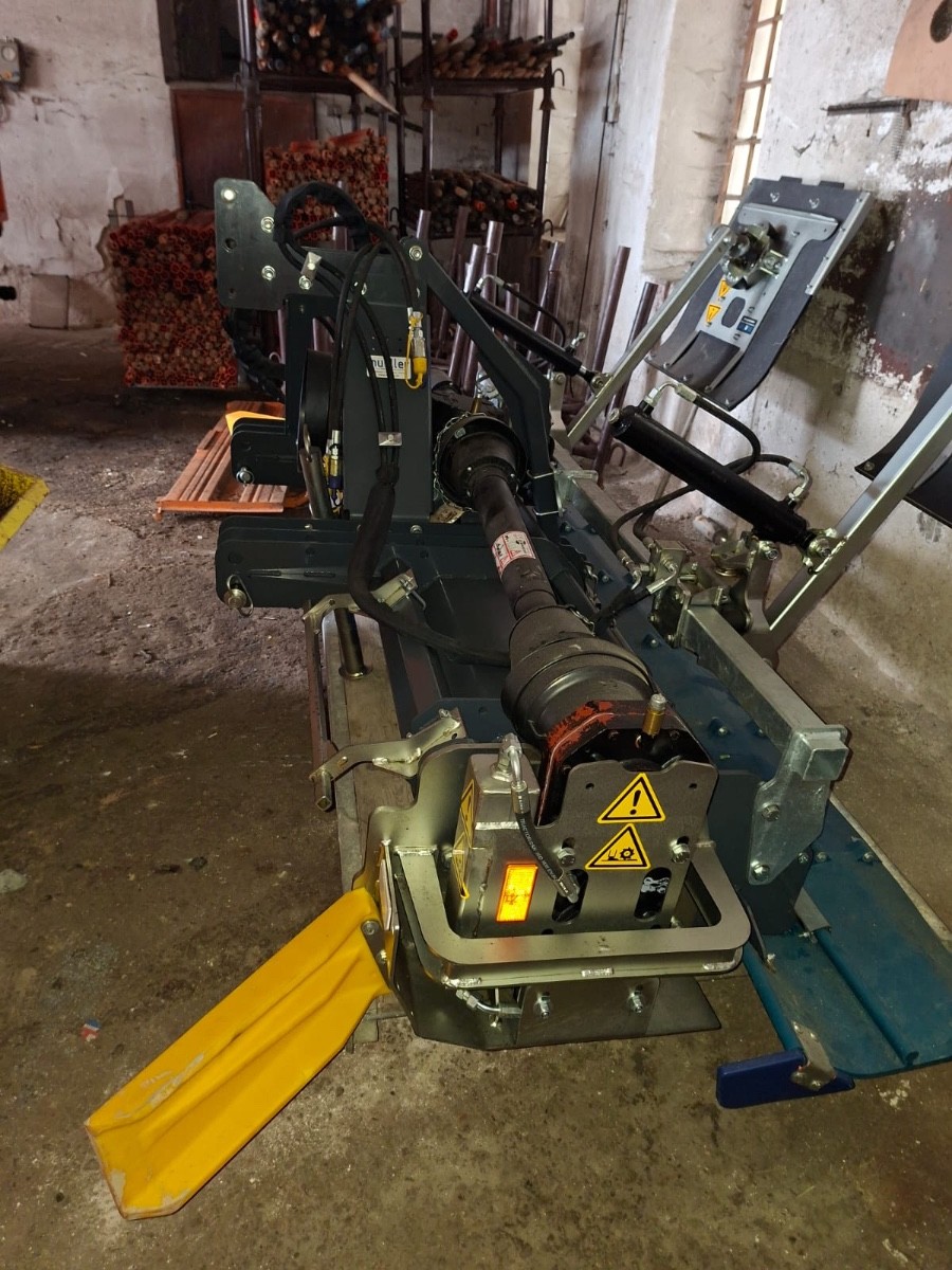 Loipenfräse LF240 3m Arbeitsbreite