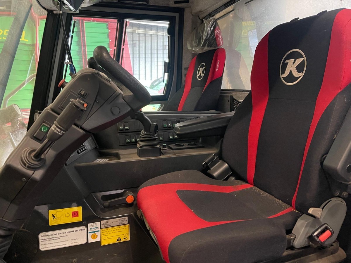 Pistenbully PB 100 All Season  Softrak