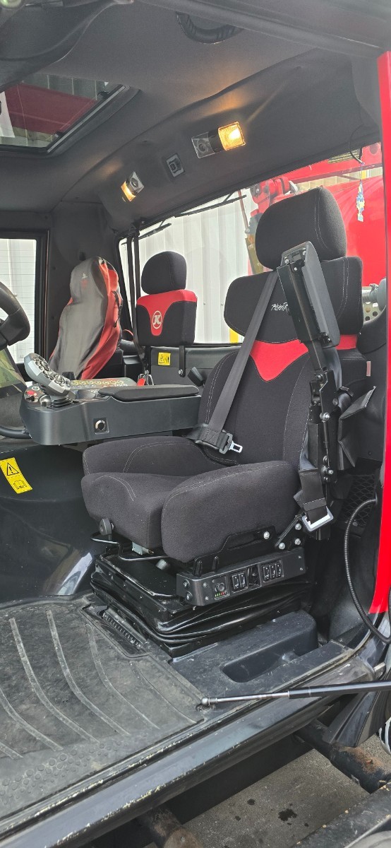 PistenBully 600 W Polar 828