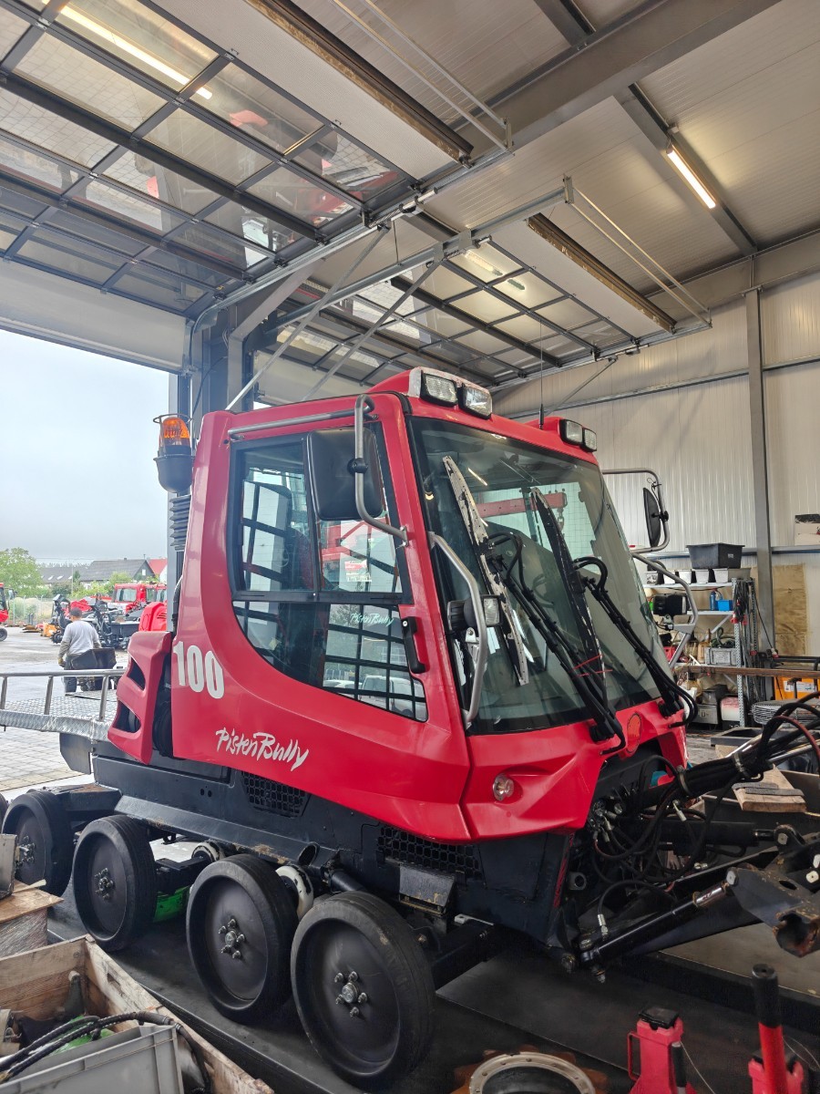 PistenBully 100 PT-329