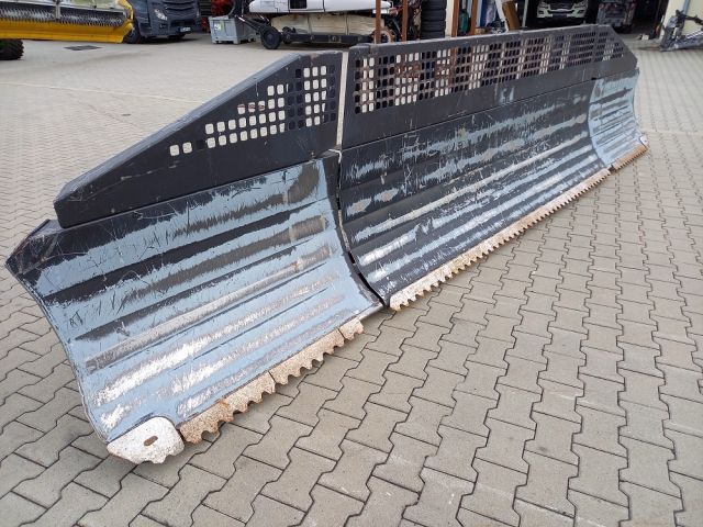 Kässbohrer PB600 E+